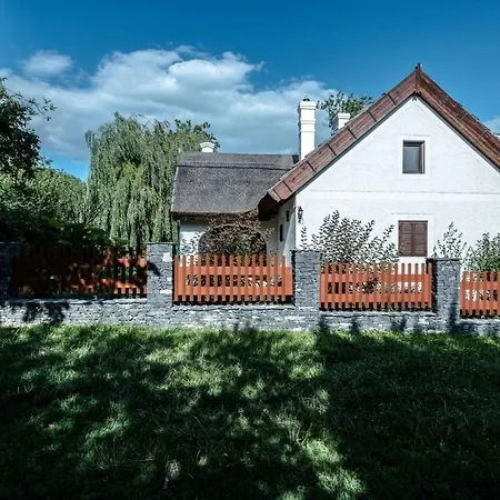 Feriehus Extra Large House With Big Garden, Sauna